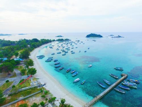 Pulau Belitung yang Mulai Bergeliat dan Nggak Mengandalkan Laskar Pelangi